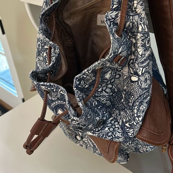 SAKROOTS Natural Flap Backpack - Picture 11 of 11